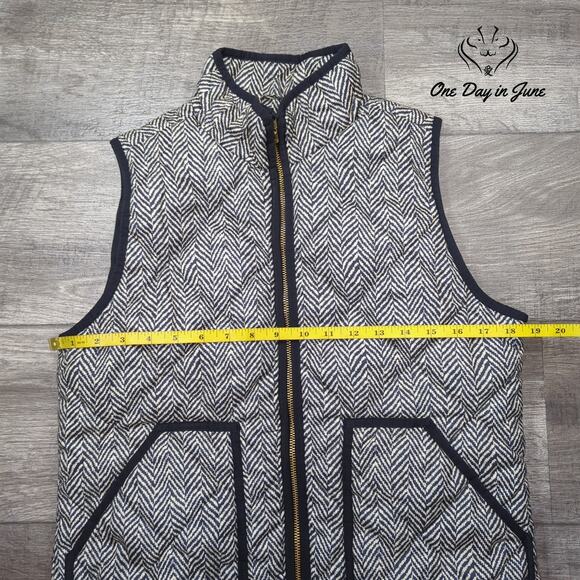 J.Crew Full Zip Quilted Vest Size S - Picture 2 of 5